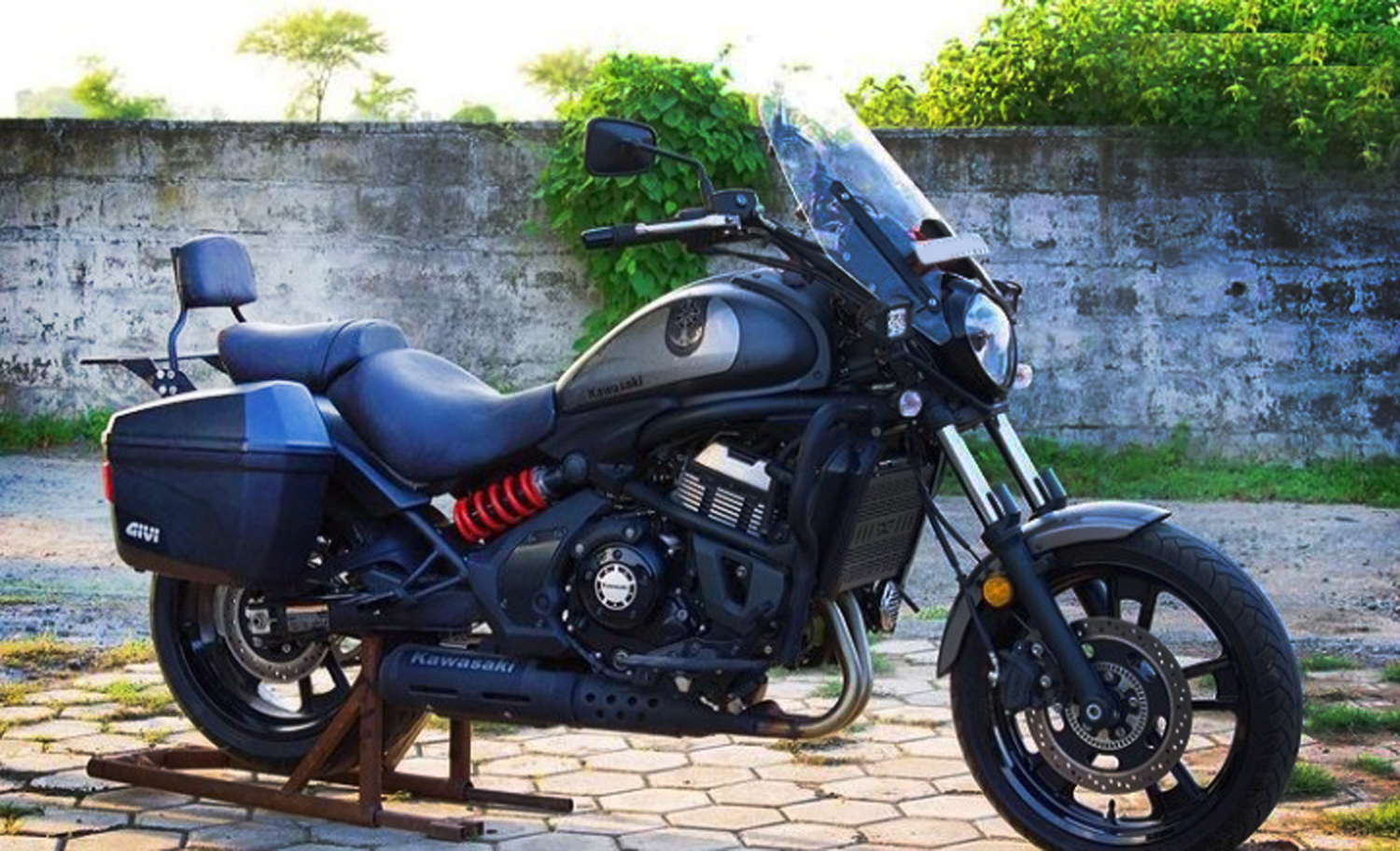 Kawasaki vulcan best sale s accessories india